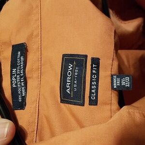 Men's button down long sleeved dress shirt. Classic fit. Arrow size 16 and 1/2